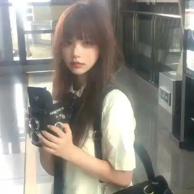 仰映容